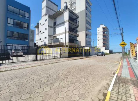 apartamento para aluguel temporada com 02 quartos em Itacolomi, Balneário Piçarras, Santa Catarina.